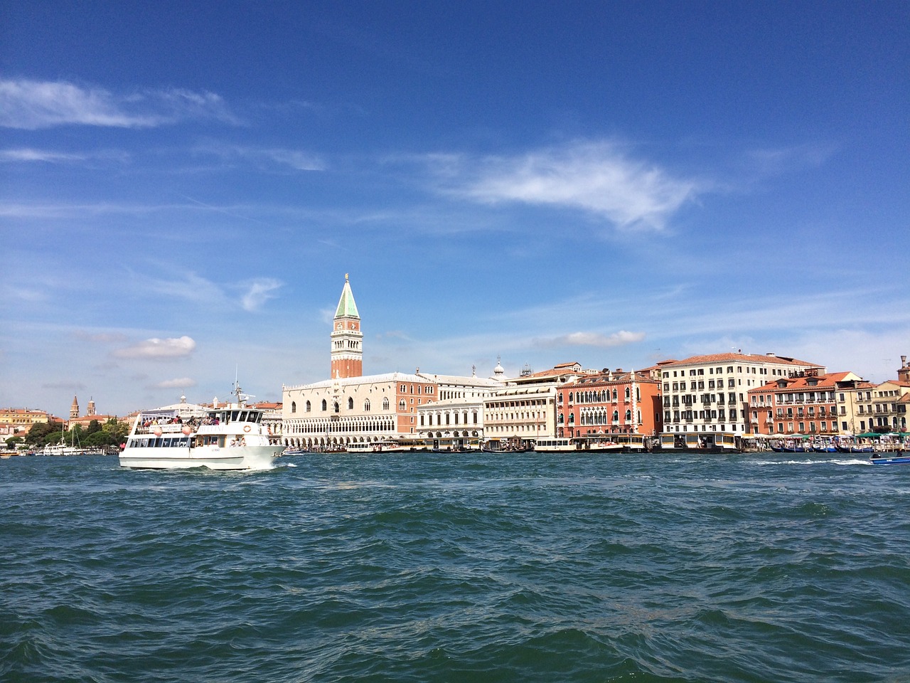 venice sea doge's palace free photo