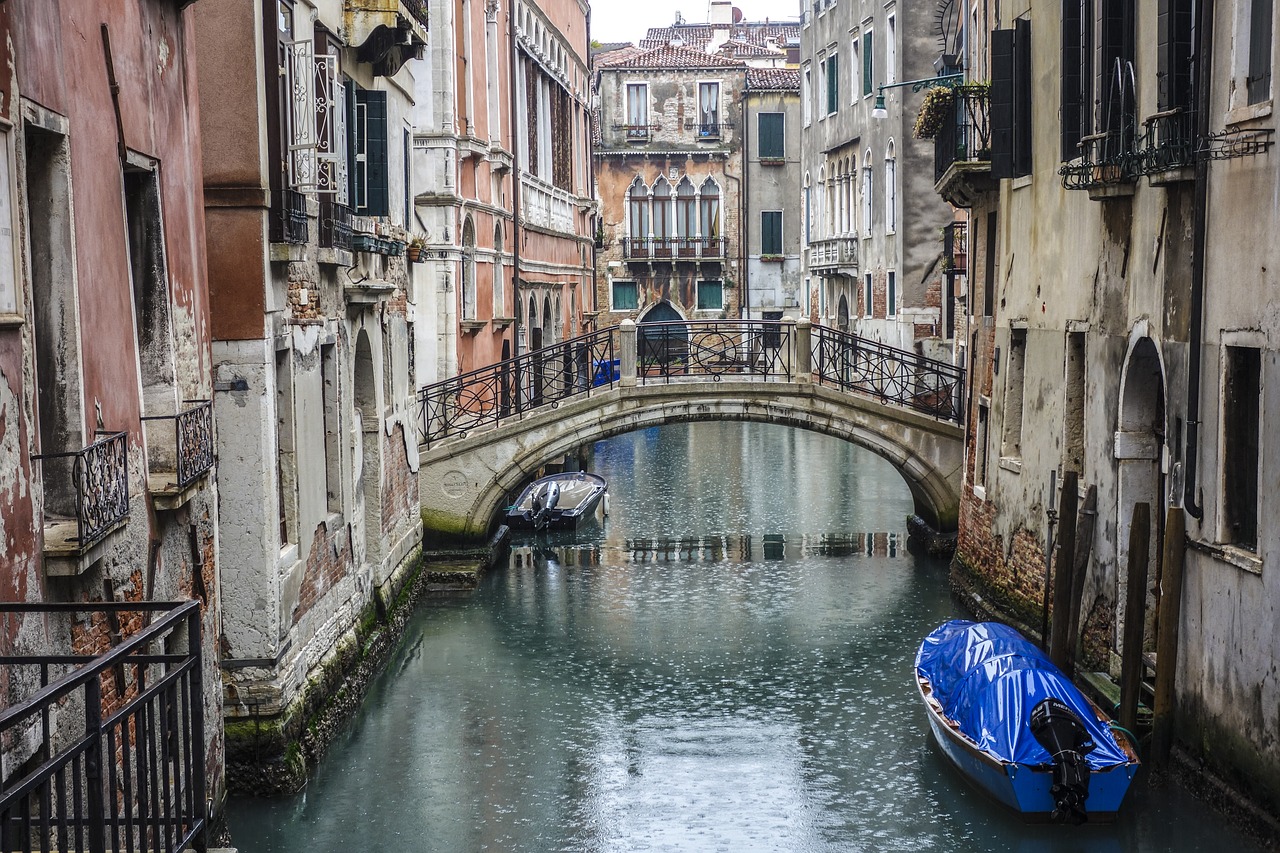 venice bridge boats free photo