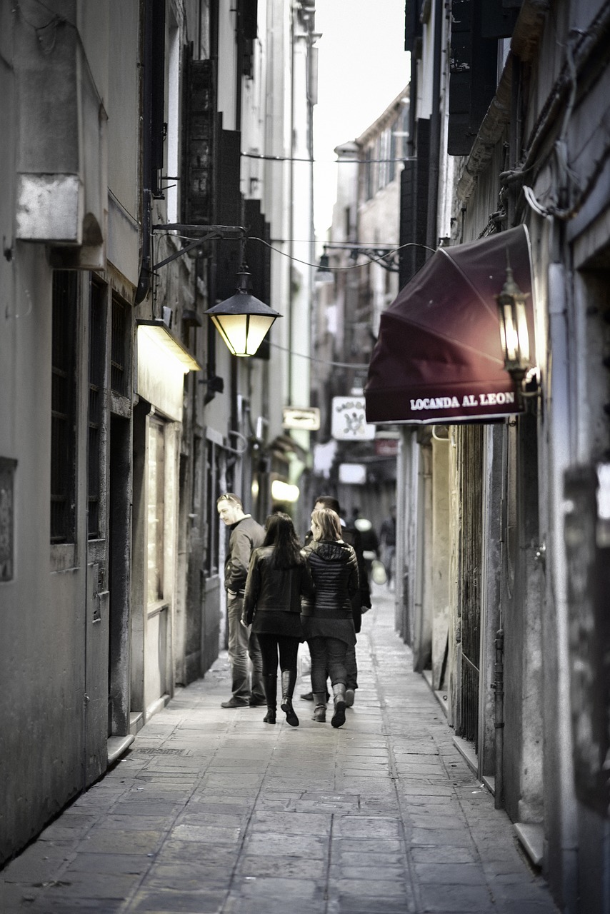 venice alley road free photo