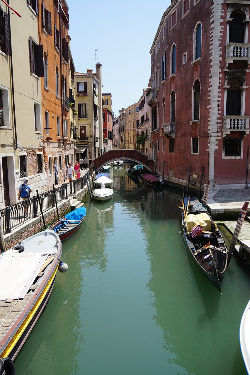 venice gondola canal free photo