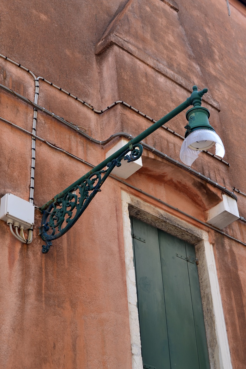 venice street light facade free photo