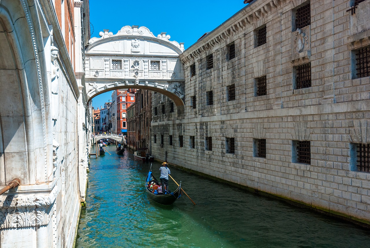 venice the sun holidays free photo