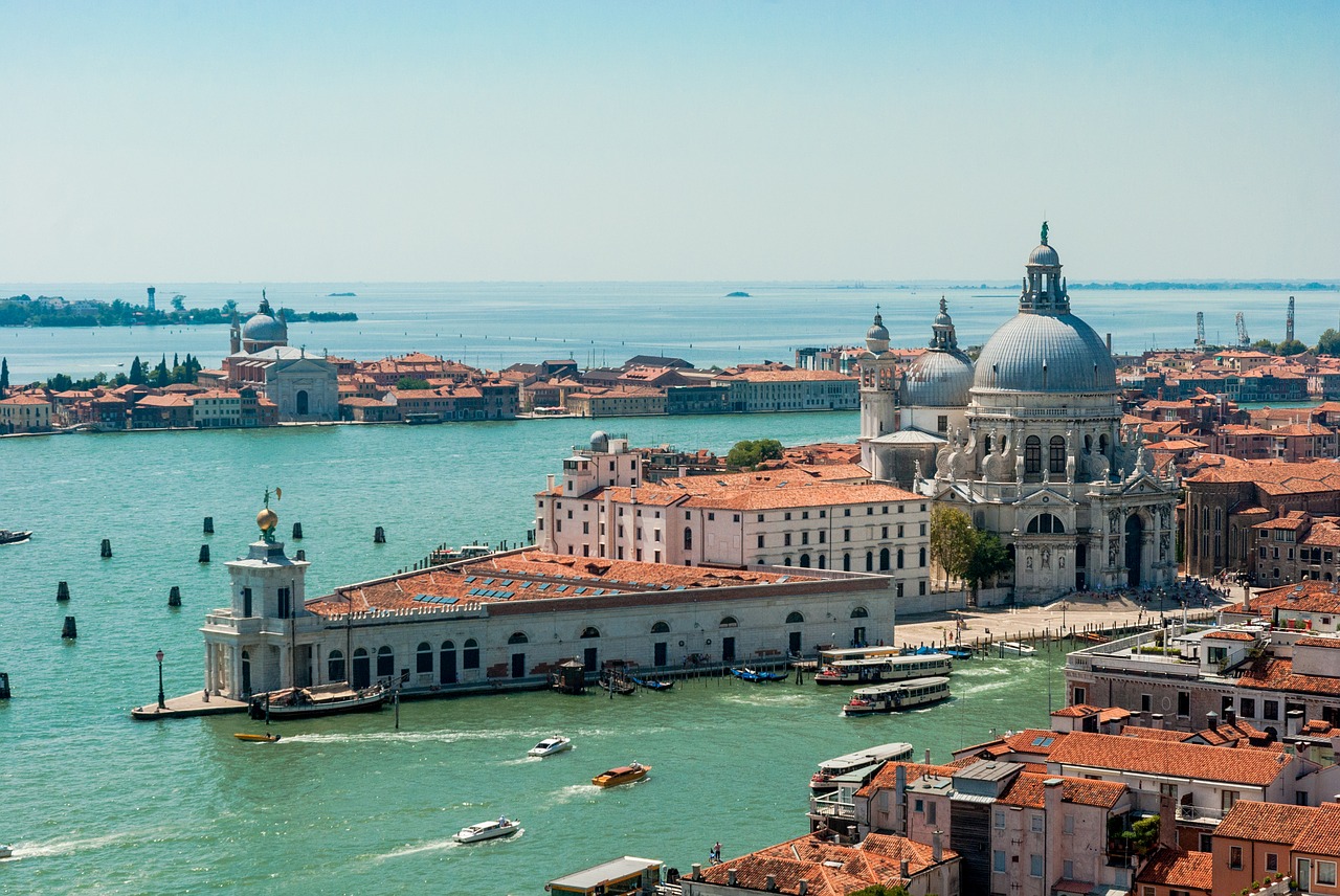 venice the sun holidays free photo