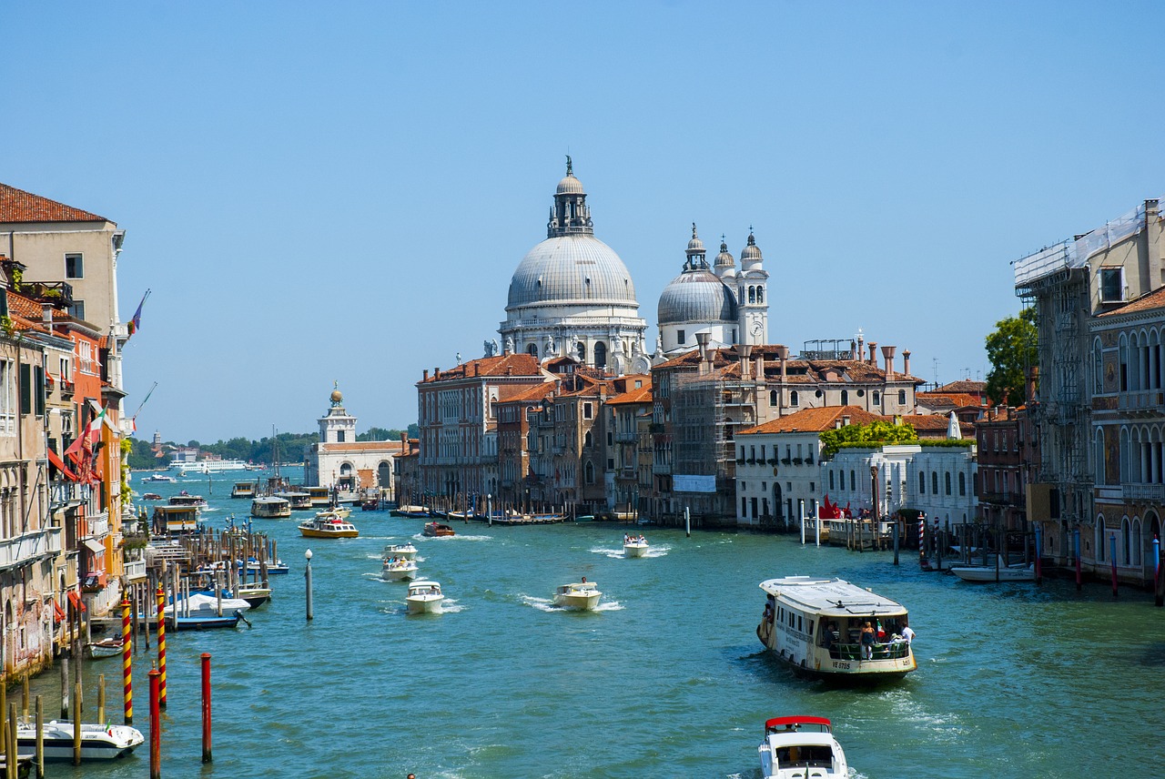 venice the sun holidays free photo