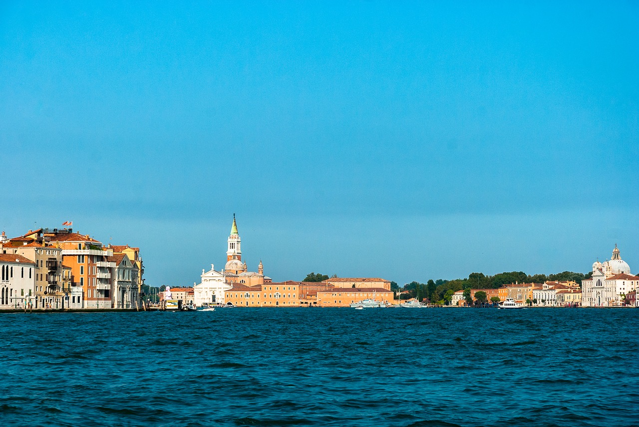 venice the sun holidays free photo