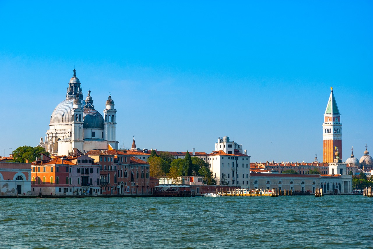 venice the sun holidays free photo