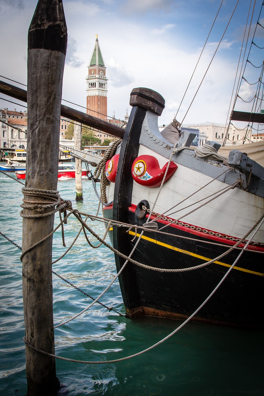 venice italy gondola free photo