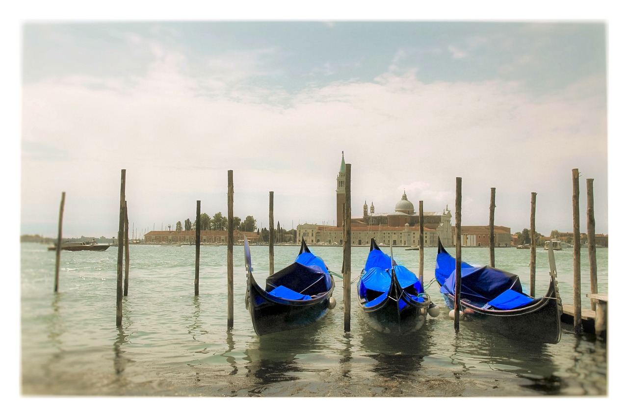 venice kondolen italy free photo