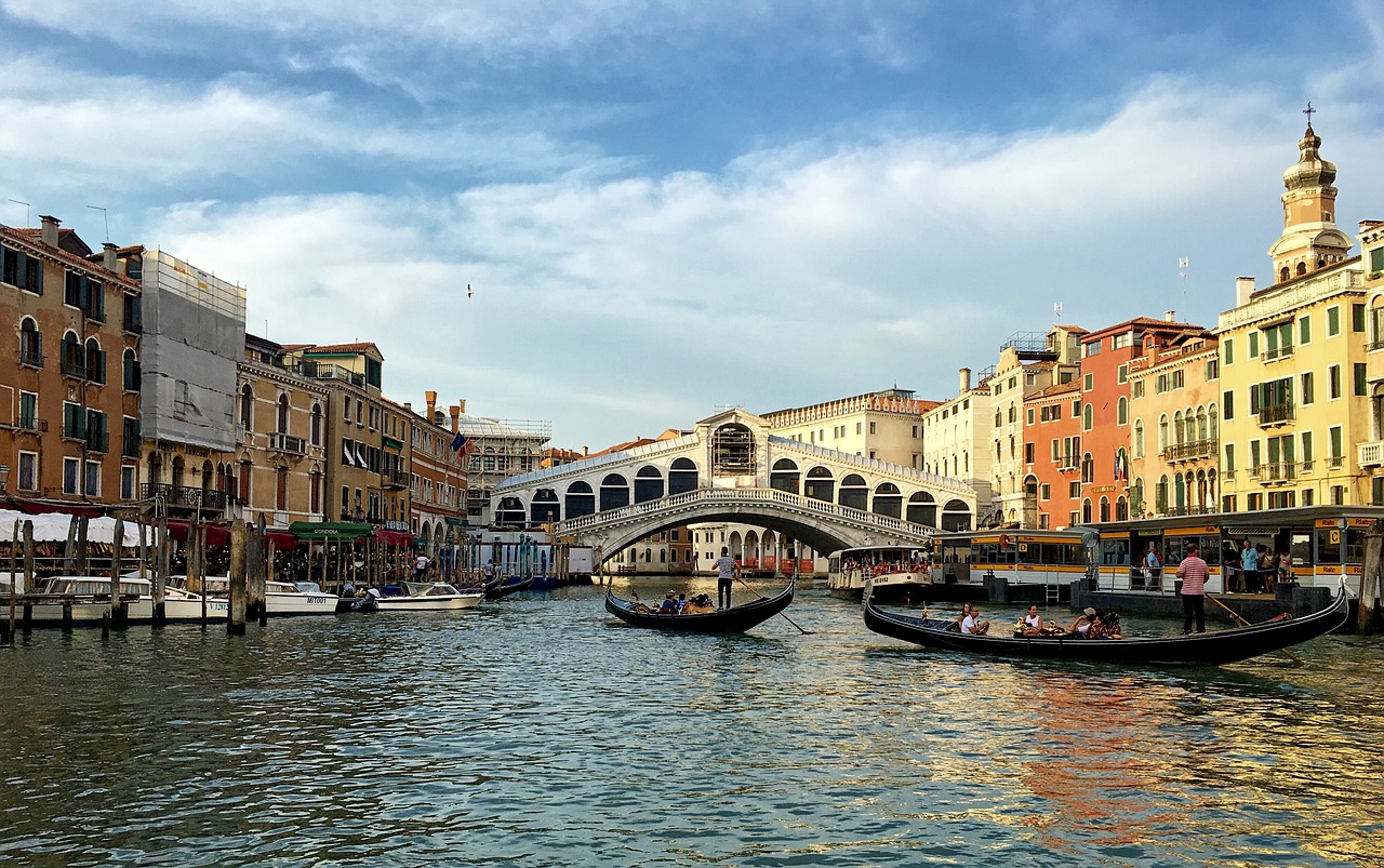 venice gondola italy free photo