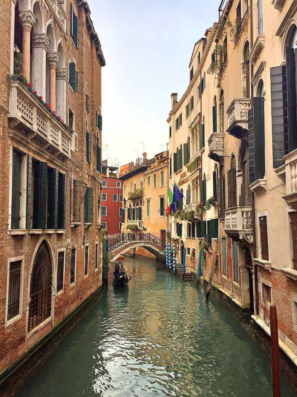 venice channel bridge free photo