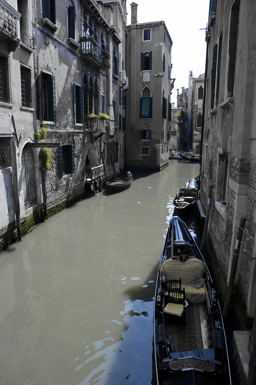 venice gondola water channel free photo