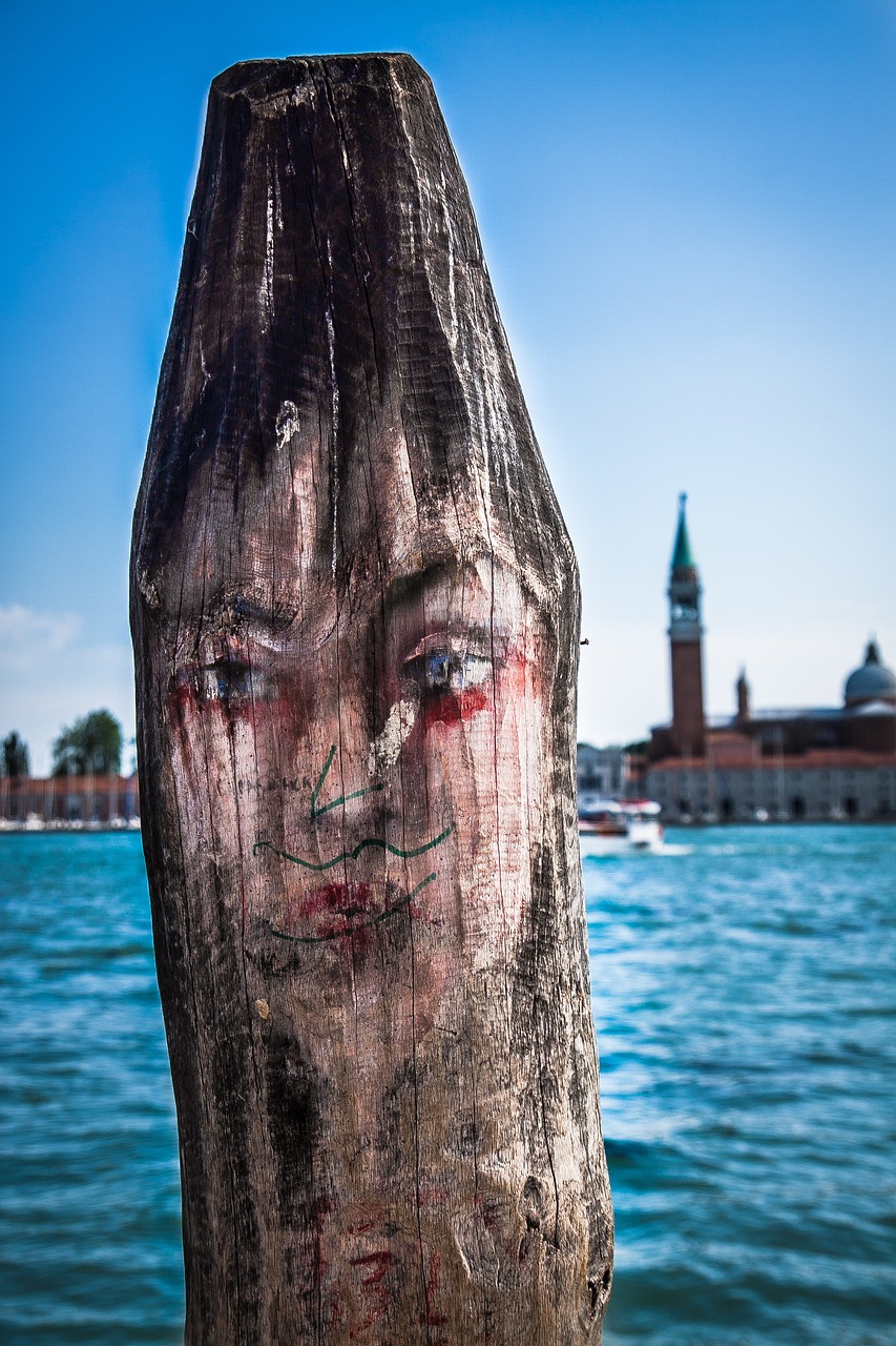 venice painted wood post free photo