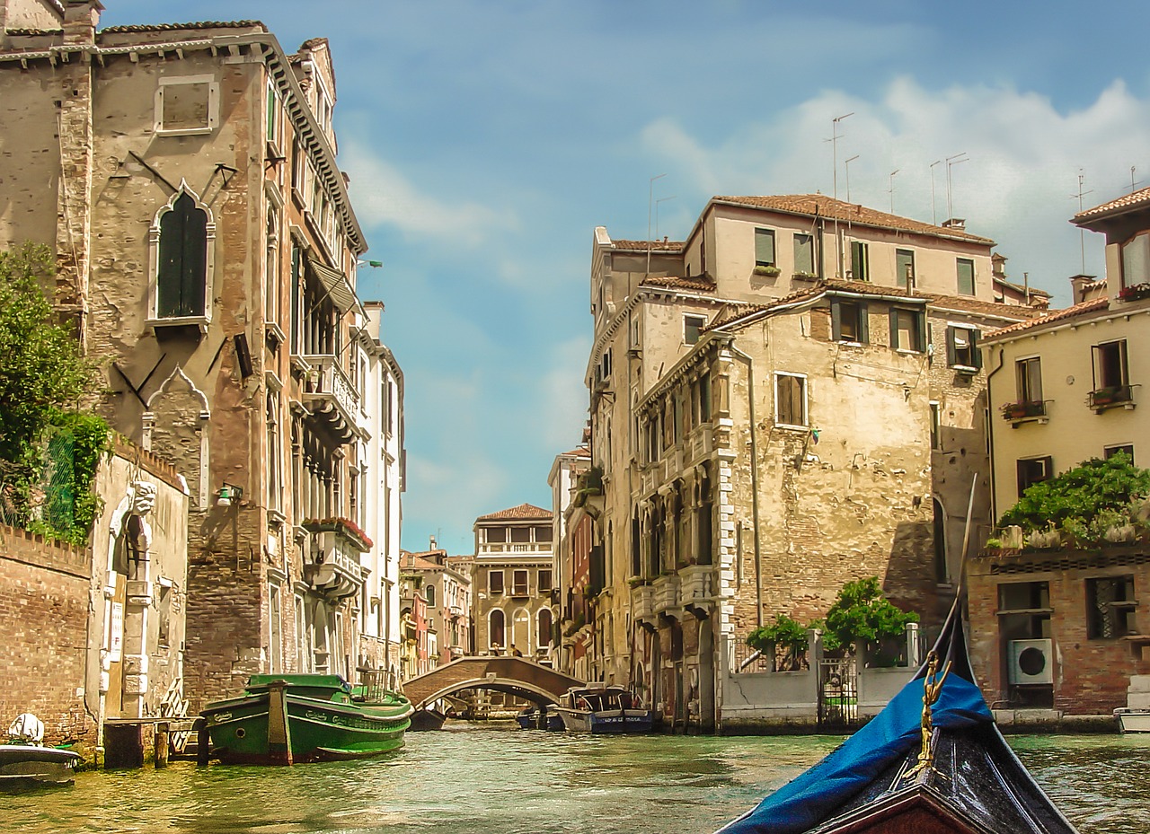 venice gondola ride free photo