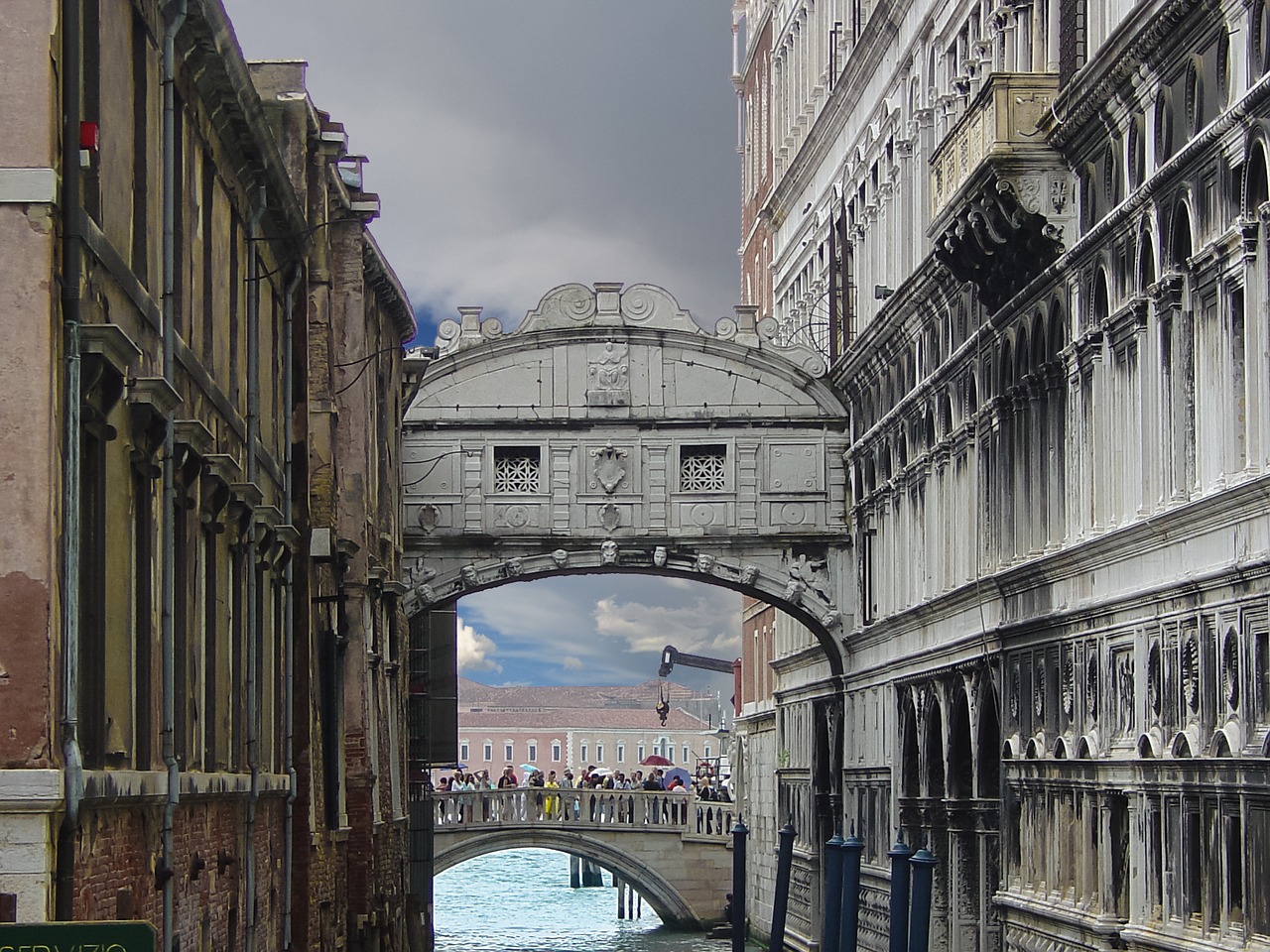 venice bridge sighs free photo