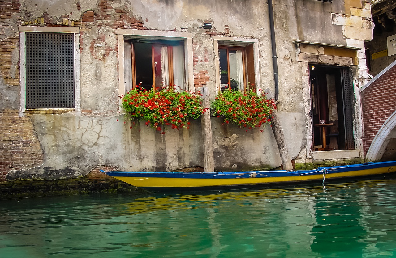 venice boat colors free photo