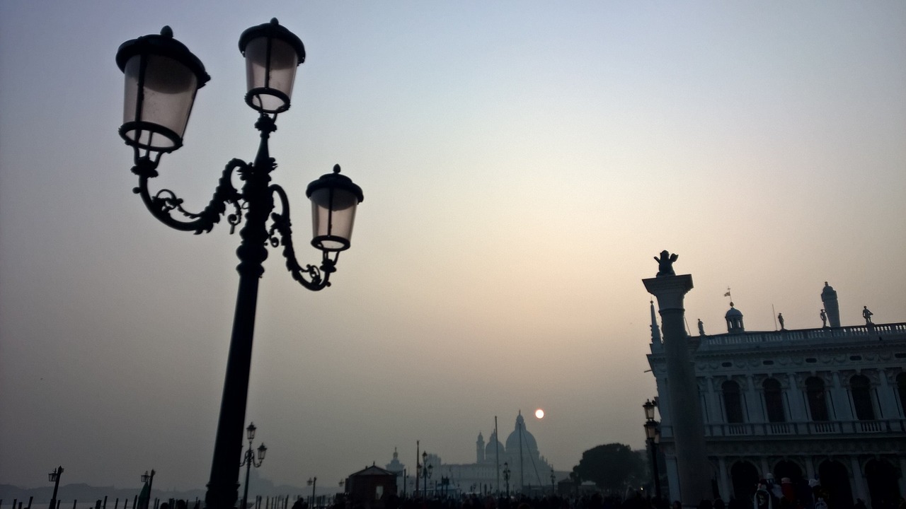 venice sunset lamp free photo