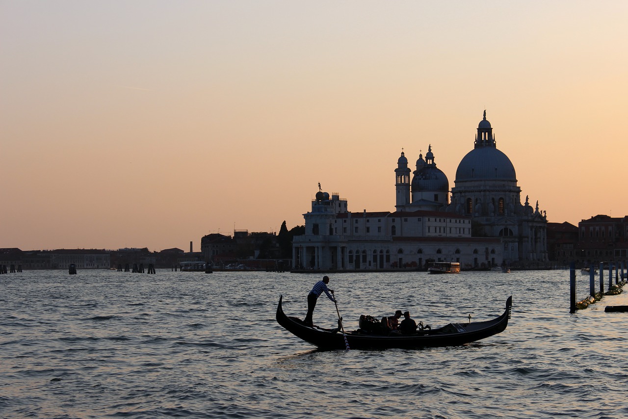 venice gondola evening free photo