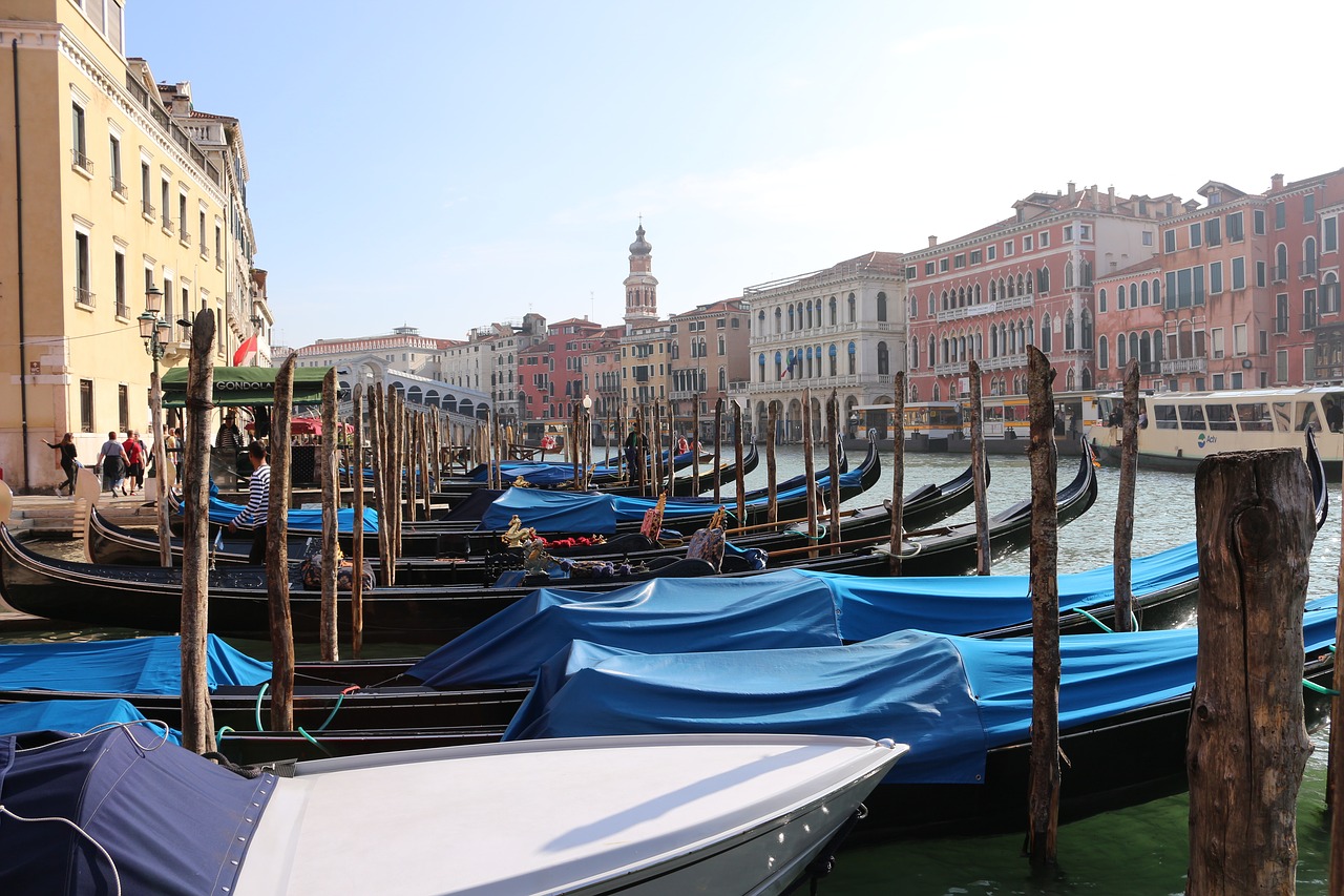 venice gondolas venizia free photo