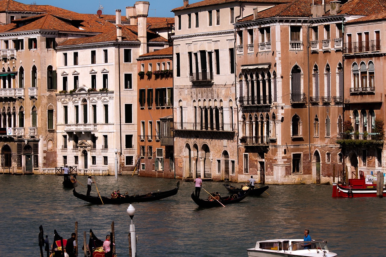 venice channel gondola free photo