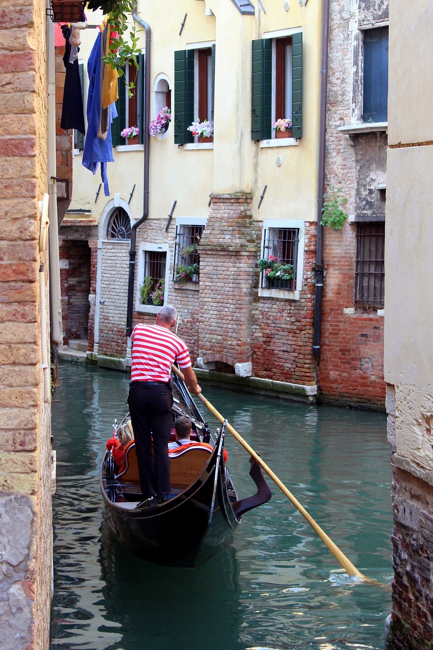 venice gondola italy free photo