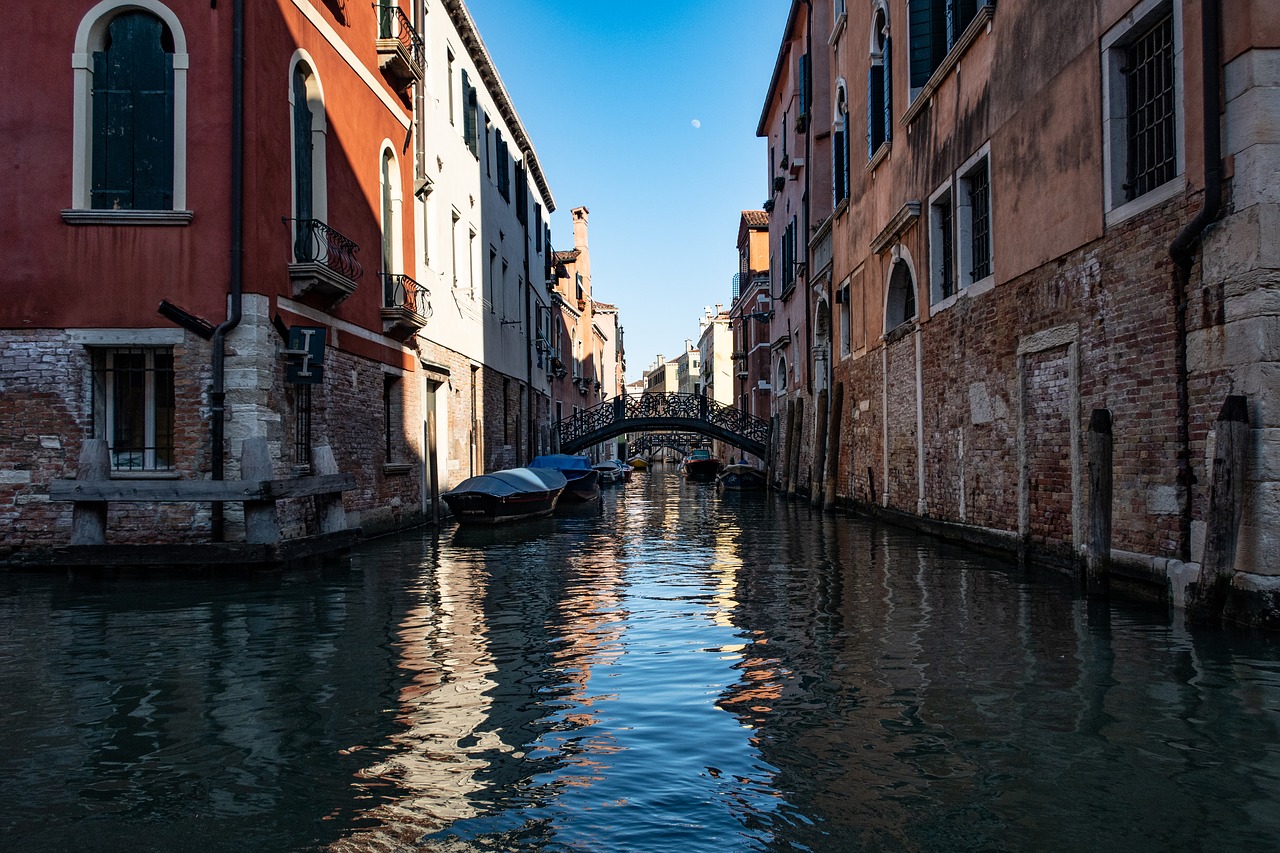 venice  canal  city free photo