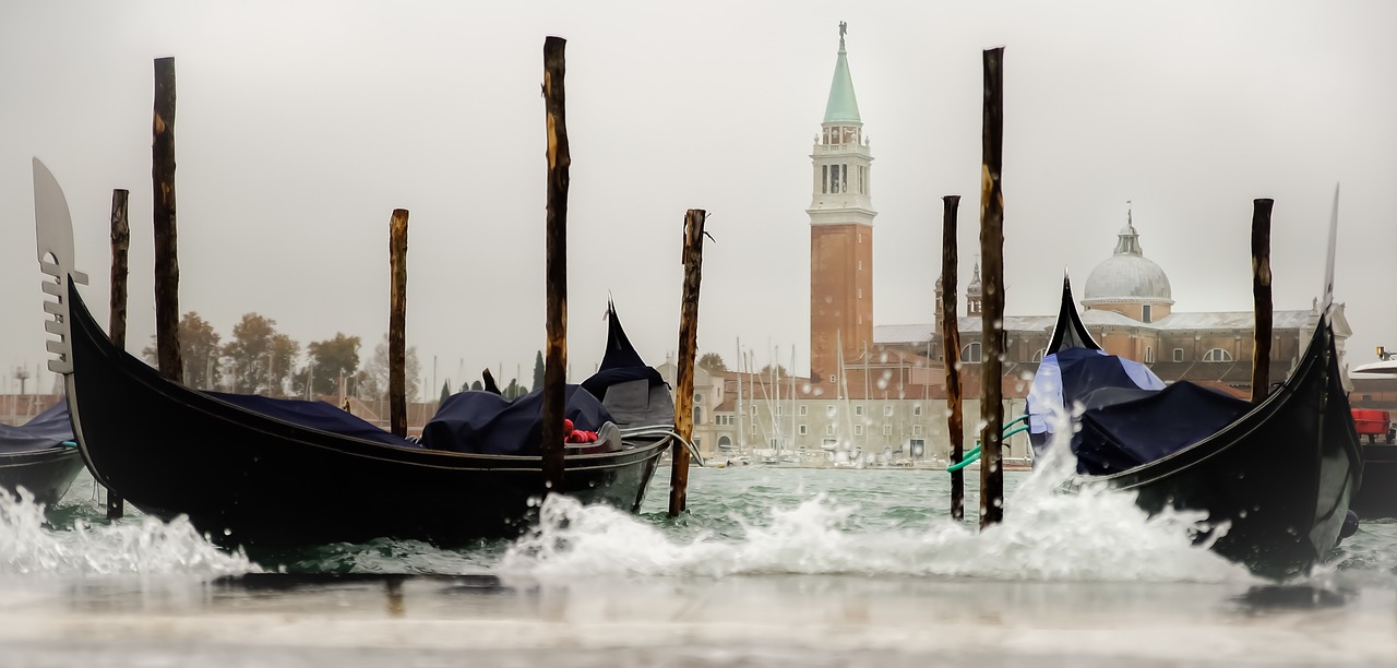 venice  italy  gondola free photo