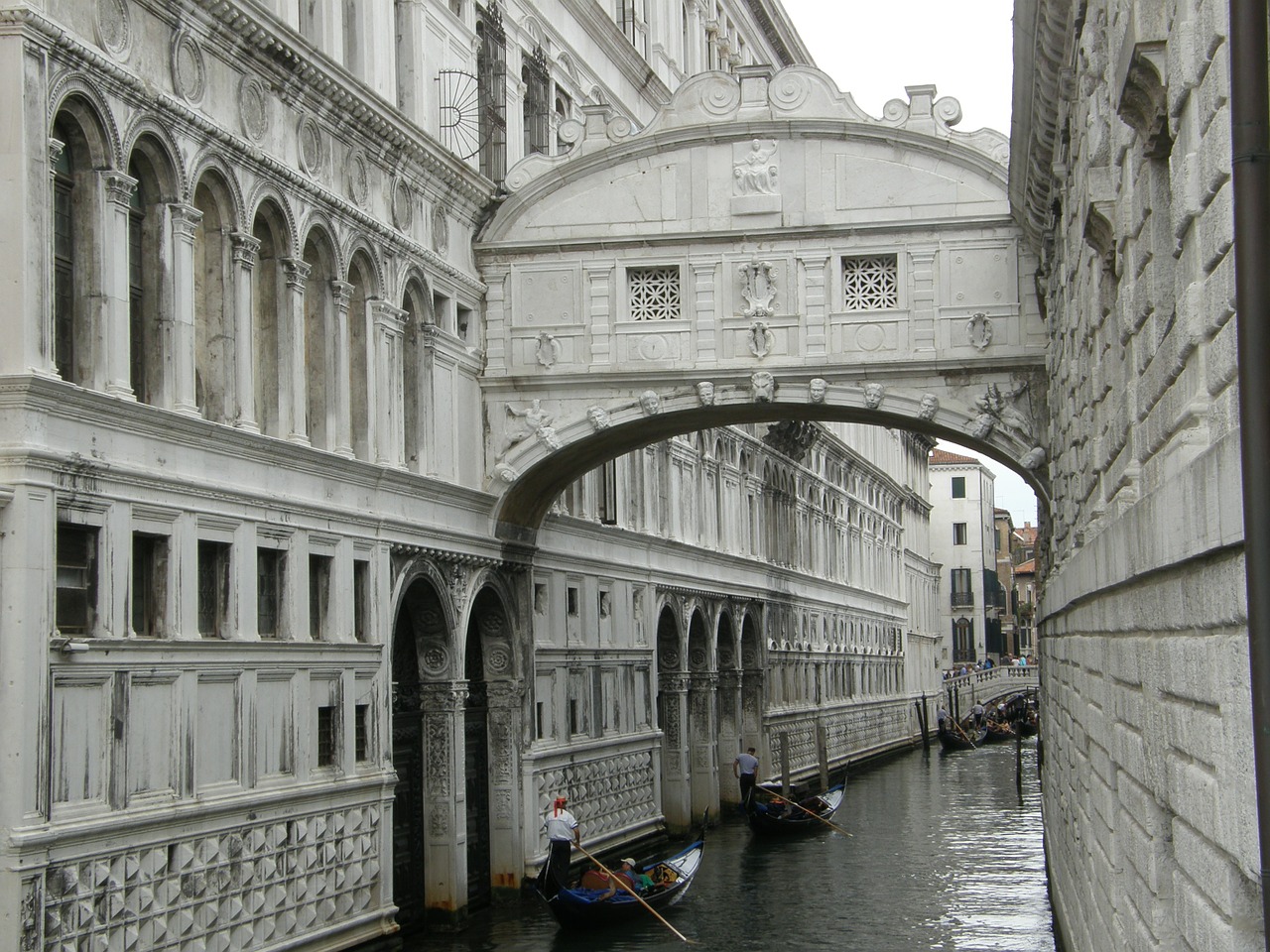 venice the bridge of sighs italy free photo