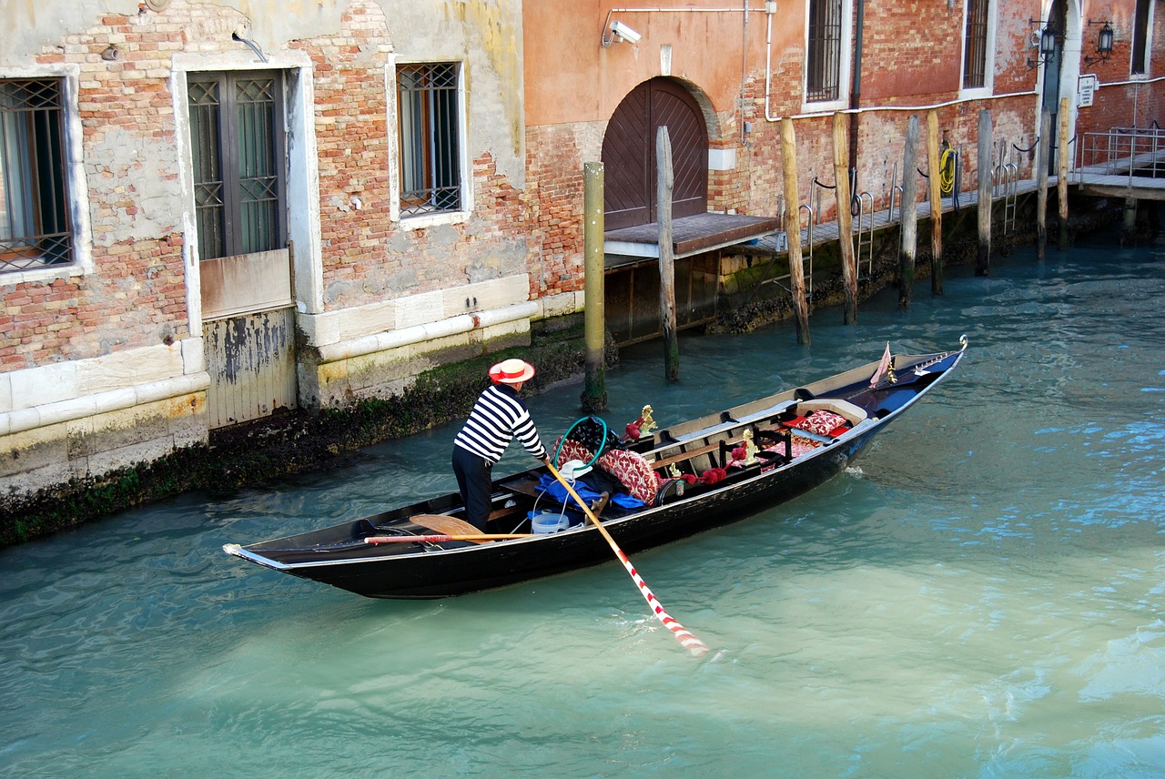 venice italy gondola free photo