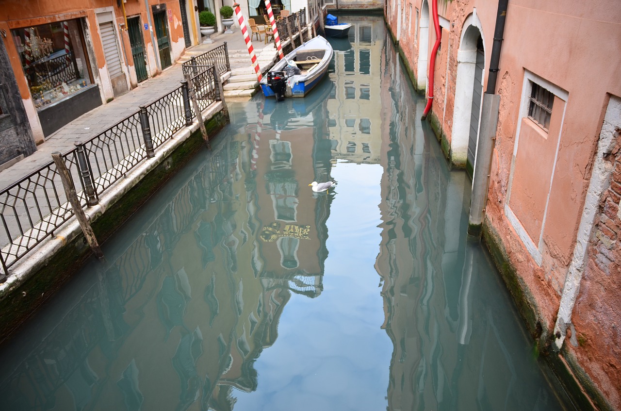 venice gondola italy free photo