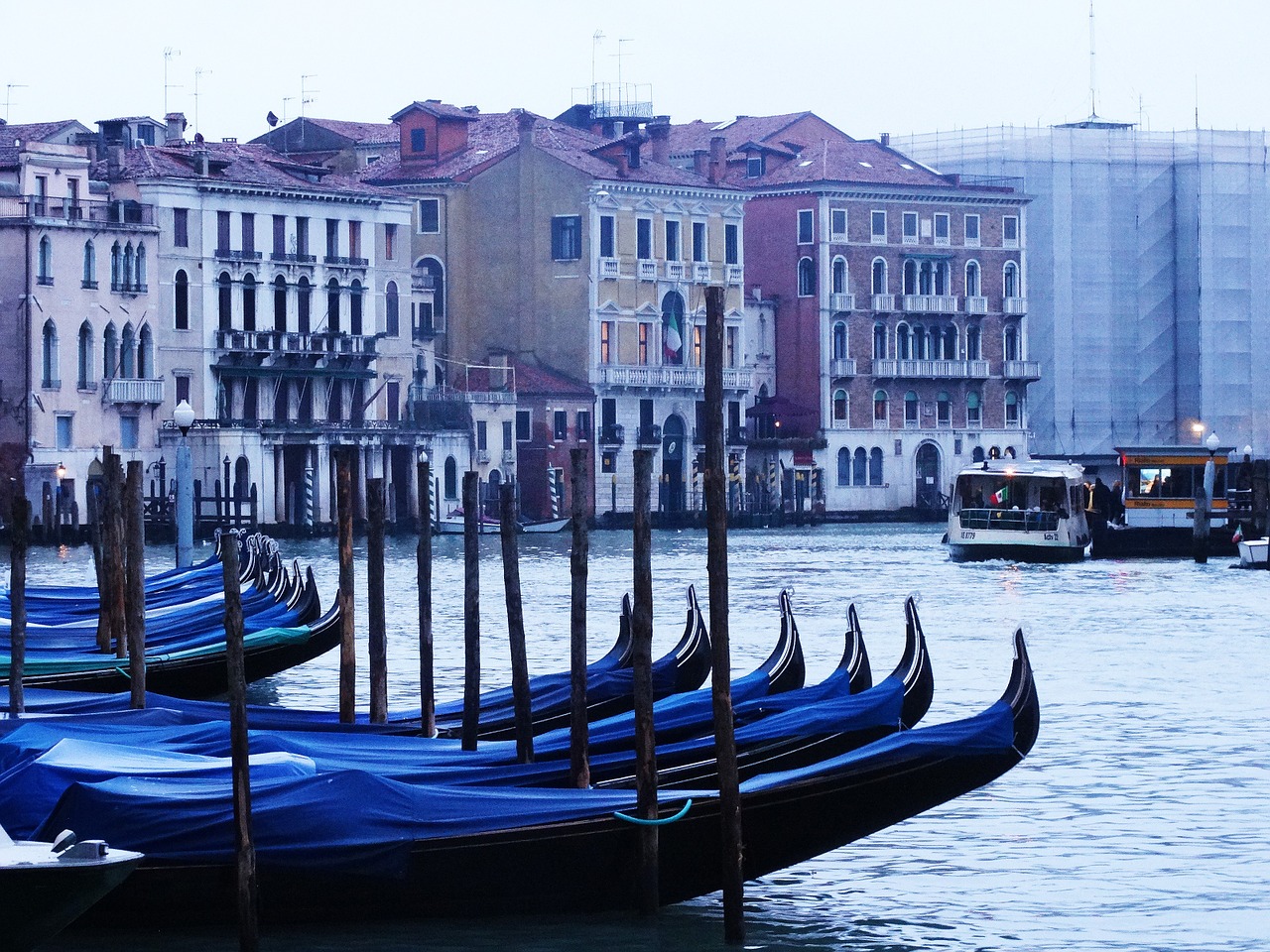 venice italia gondolas free photo