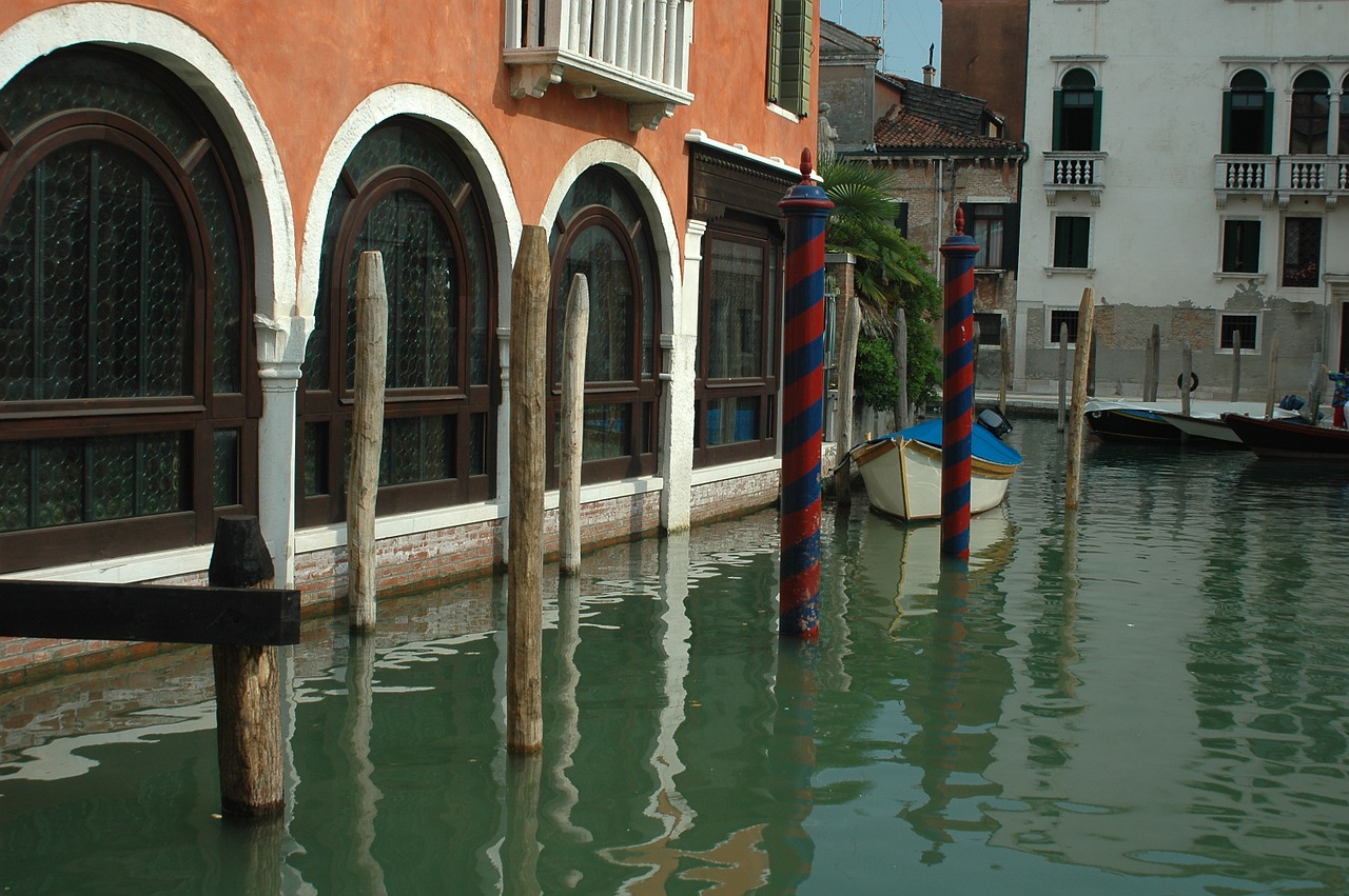 venice canal arches free photo