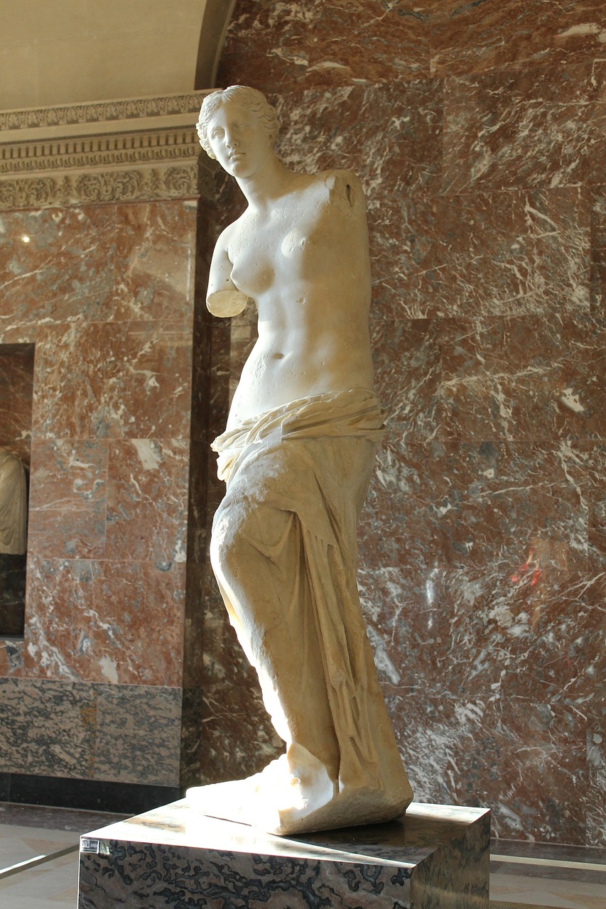 venus statue louvre free photo