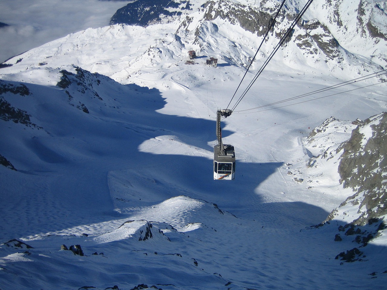 verbier the cablecar snow free photo