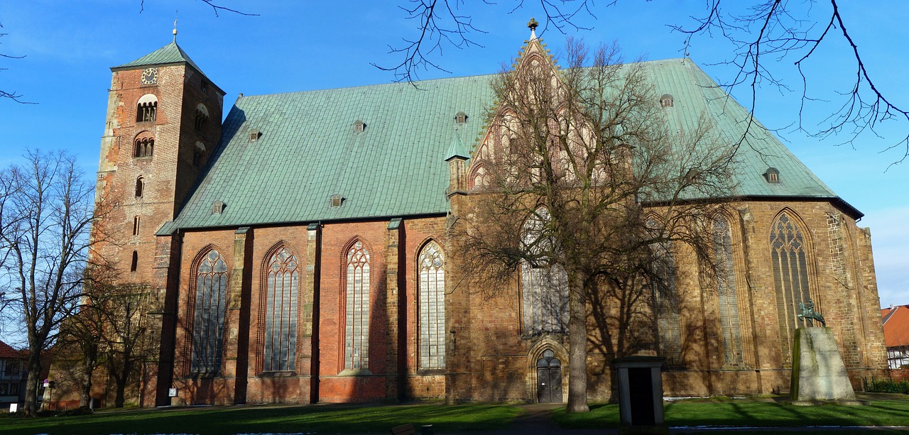 verden of all dom church free photo