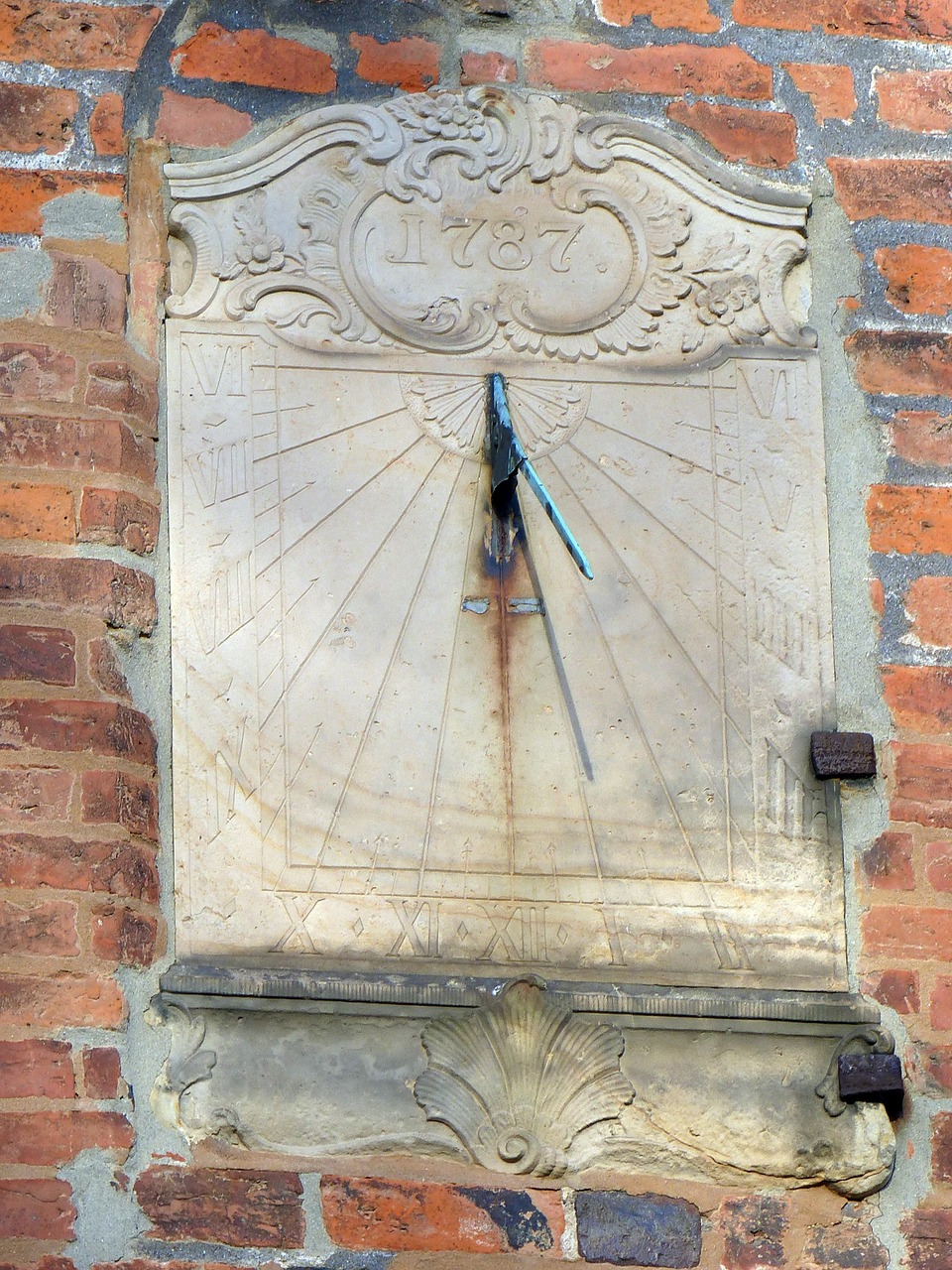 verden of all dom sundial free photo