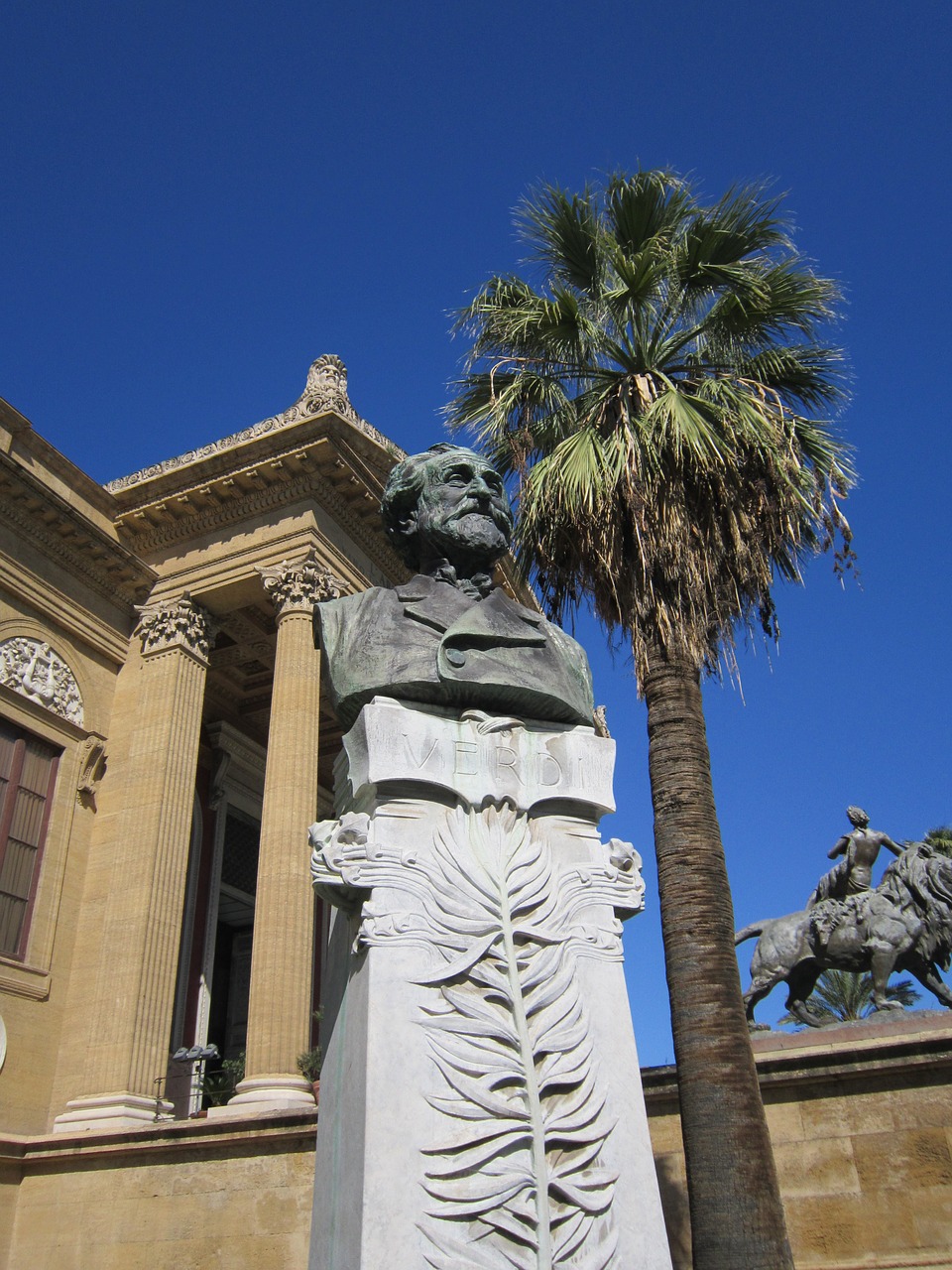 verdi giuseppe verdi bust free photo