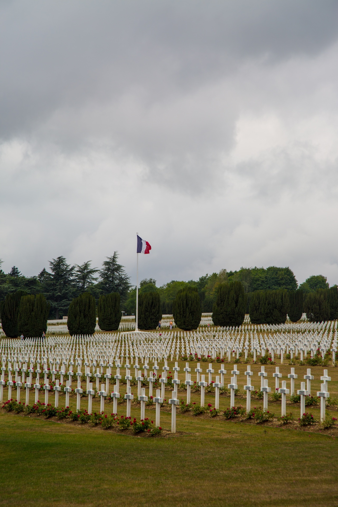 verdun tomb cemetery free photo