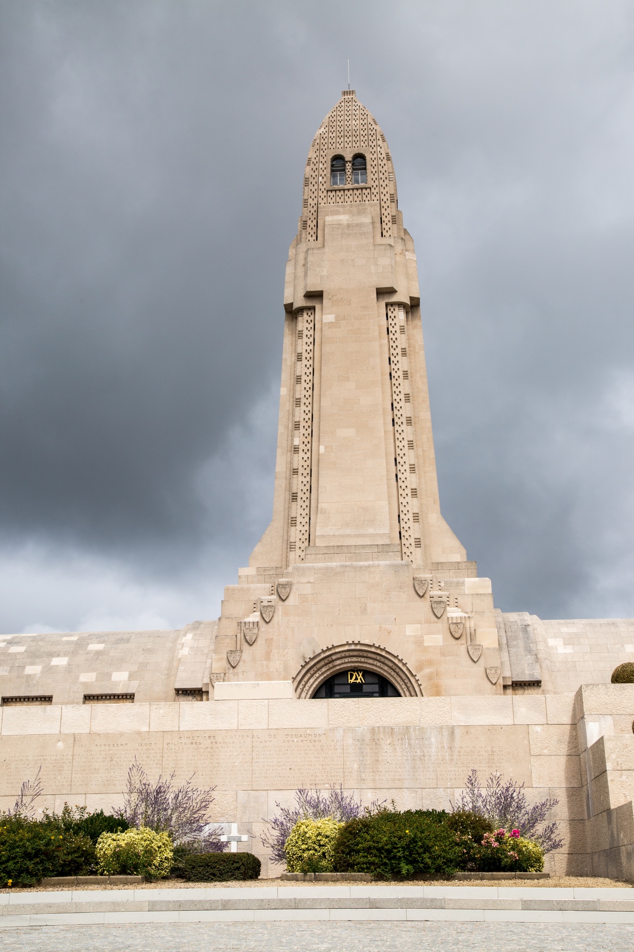 verdun tomb cemetery free photo