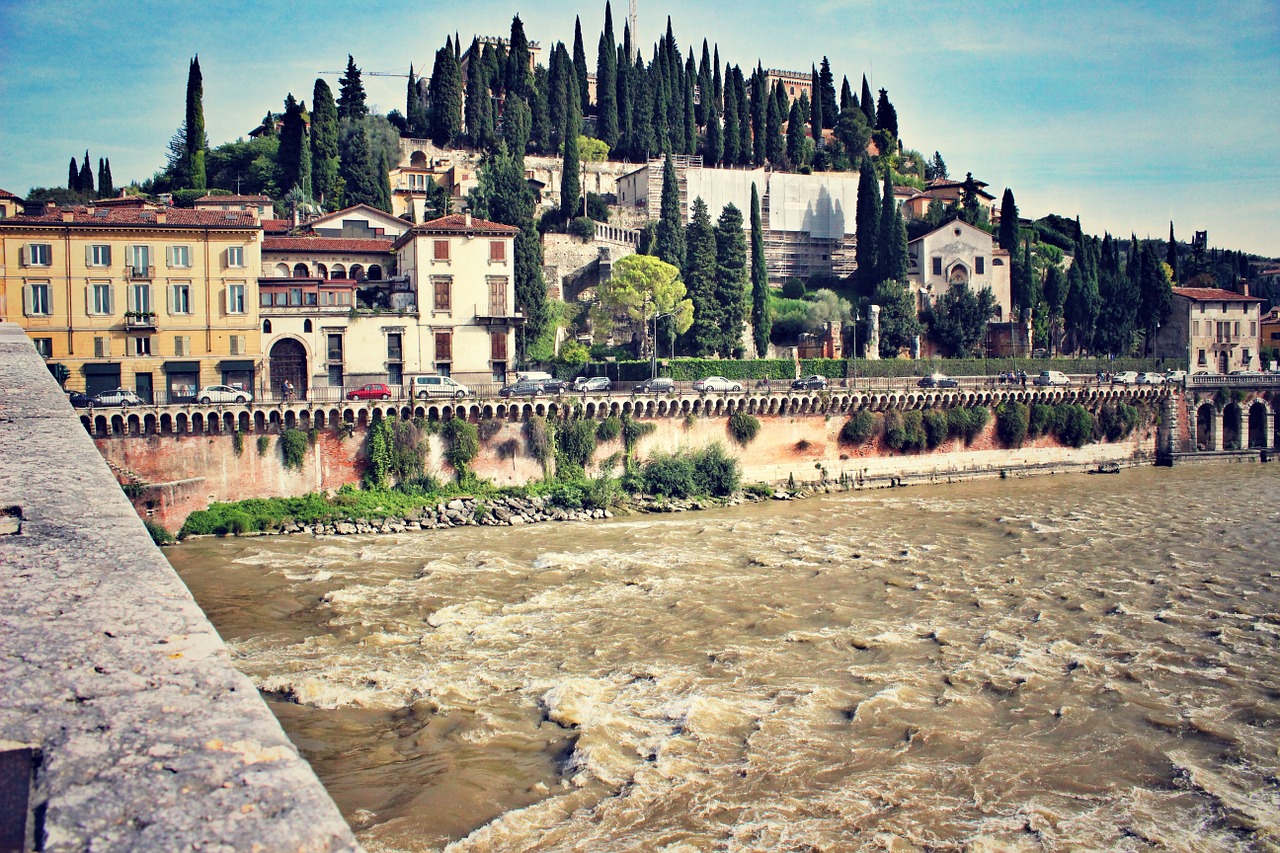 verona town italy free photo