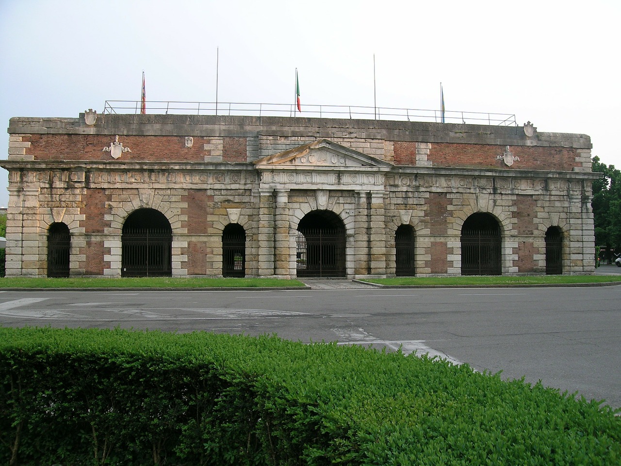 verona porta nuova city entrance free photo