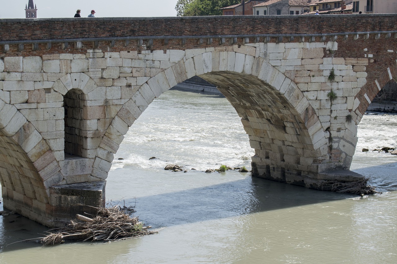 verona  italy  bridge free photo