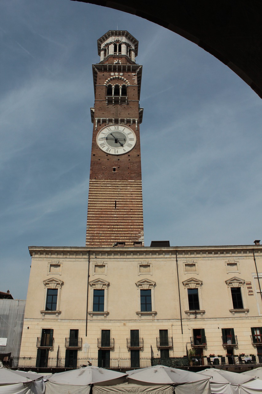 verona city watch free photo