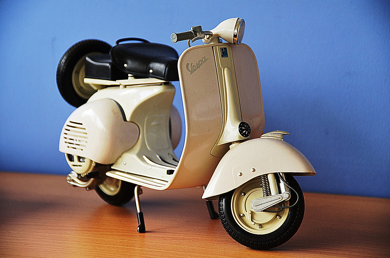 vespa scooter model free photo