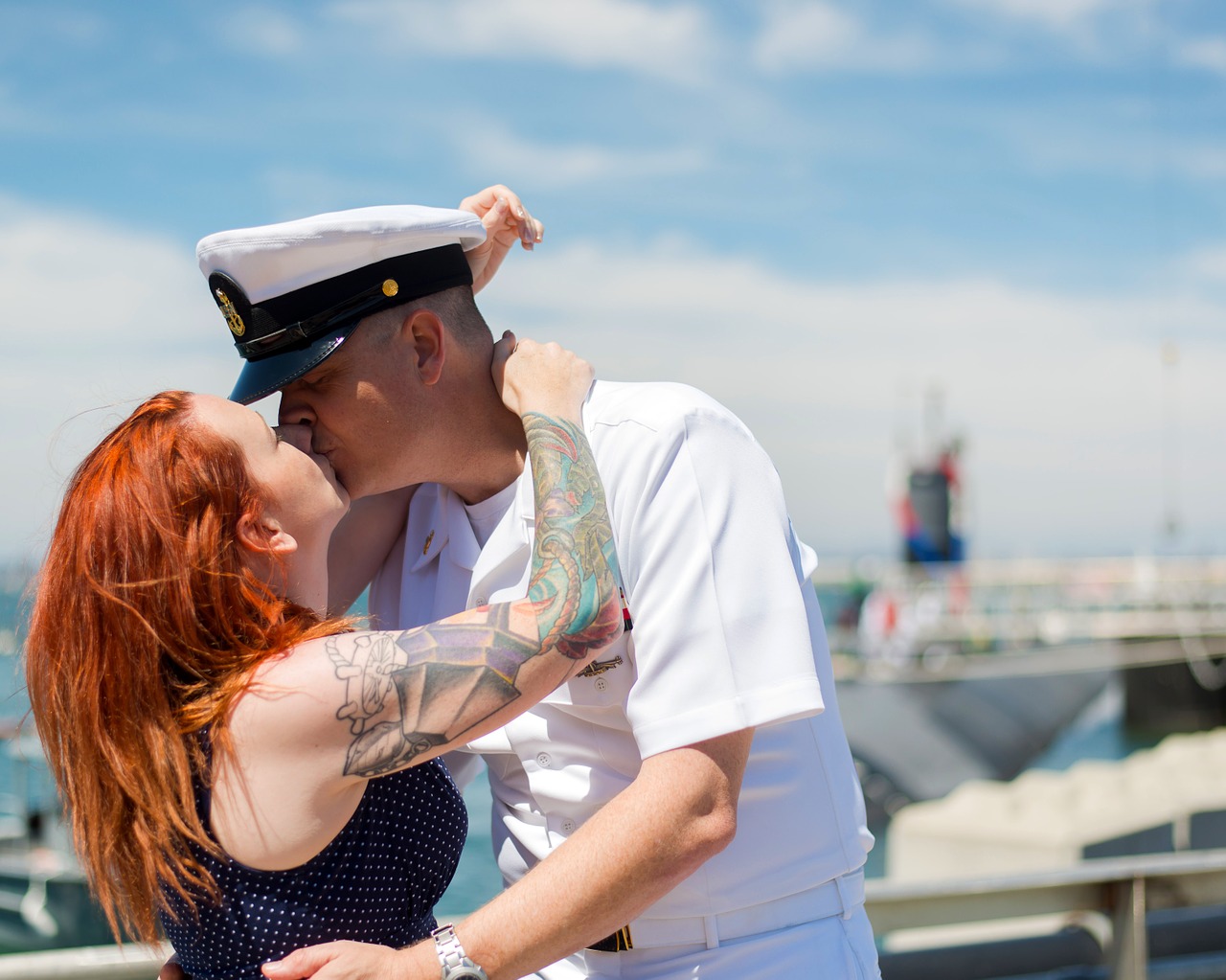 kiss kissing veterans free photo