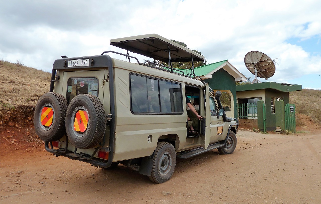 vevoer jeep safari free photo