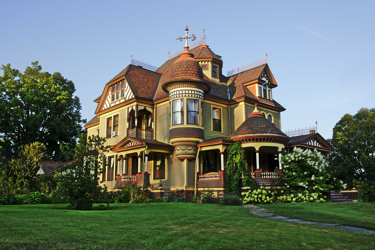 victorian house victorian painted lady free photo