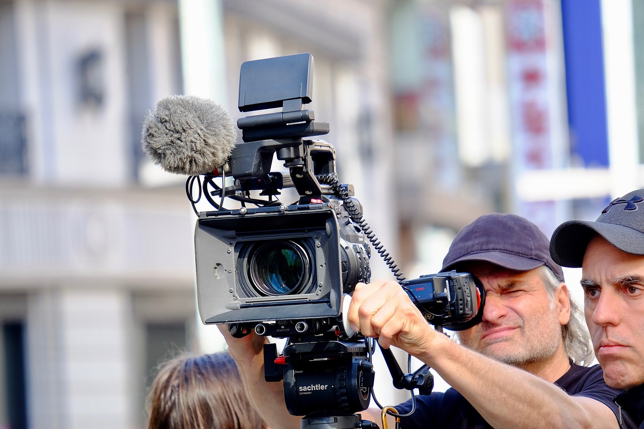 video recording  shooting  cameramen free photo