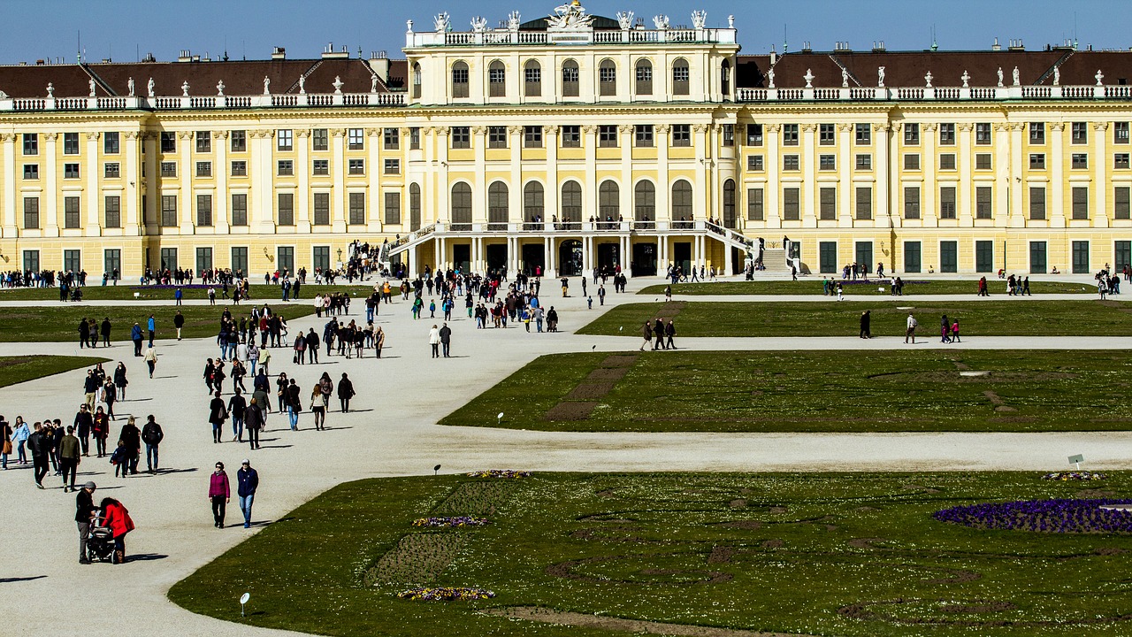 vienna schönbrunn castle free photo