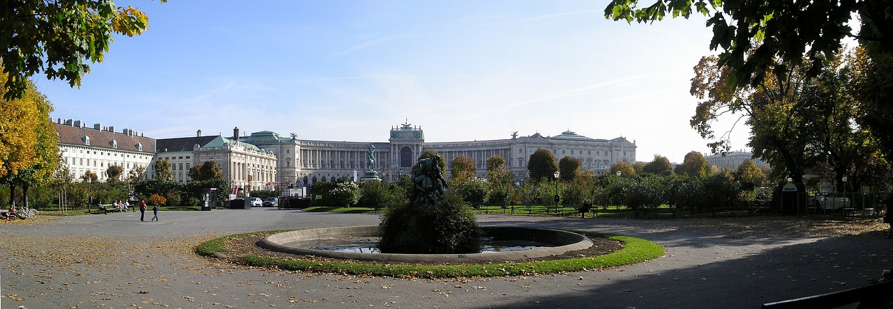 vienna hofburg imperial palace heldenplatz free photo