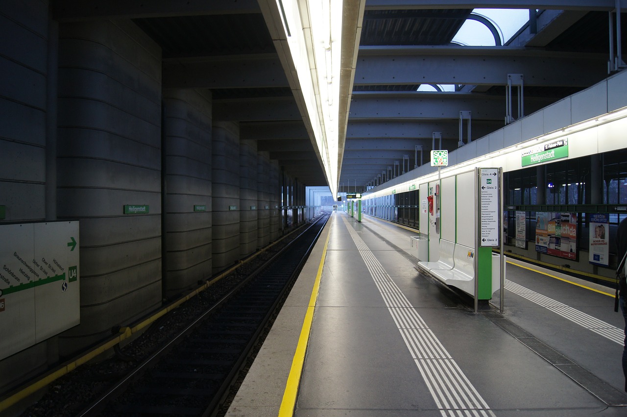 vienna metro platform free photo